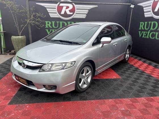 HONDA CIVIC 1.8 LXS 16V FLEX 4P AUTOMÁTICO HONDA CIVIC 1.8 LXS 16V FLEX 4P AUTOMÁTICO